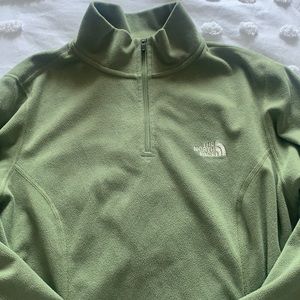 Northface half zip fleece (TKA 100)